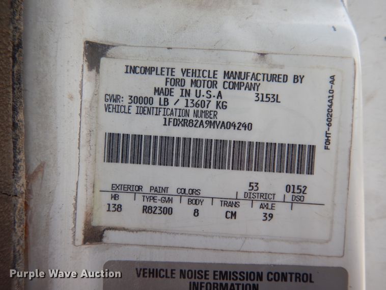 image for item DH8751 1991 Ford L8000  flatbed truck