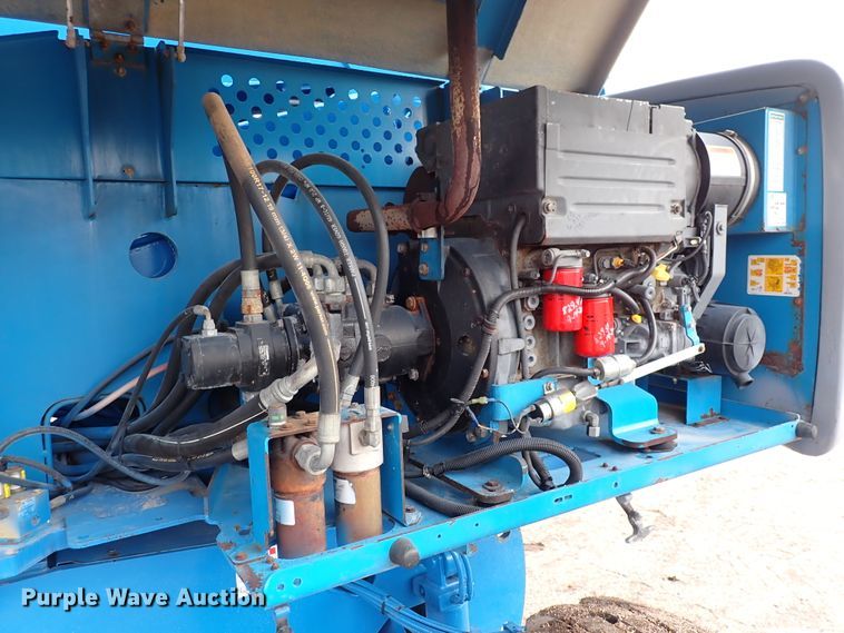 image for item DJ0172 2007 Genie S-65  boom lift