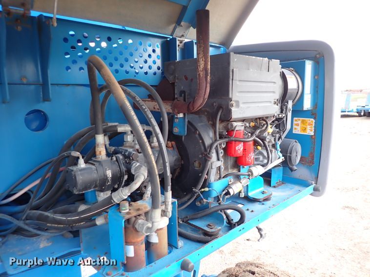 image for item DJ0172 2007 Genie S-65  boom lift