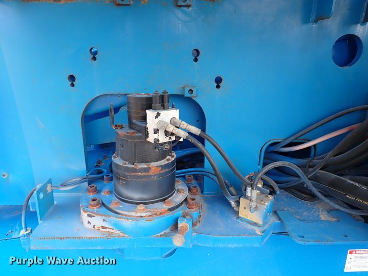 image for item DJ0172 2007 Genie S-65  boom lift