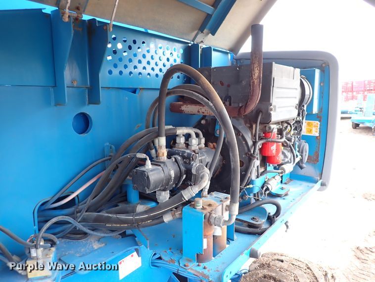 image for item DJ0172 2007 Genie S-65  boom lift