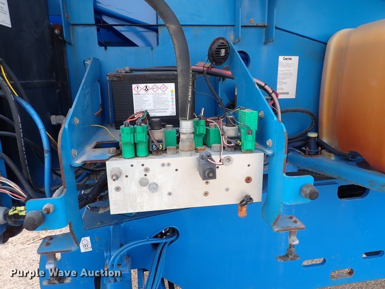 image for item DJ0172 2007 Genie S-65  boom lift