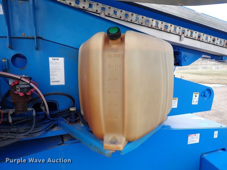 image for item DJ0172 2007 Genie S-65  boom lift