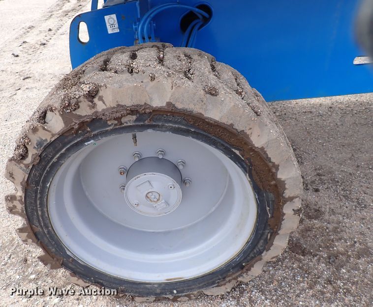 image for item DJ0172 2007 Genie S-65  boom lift