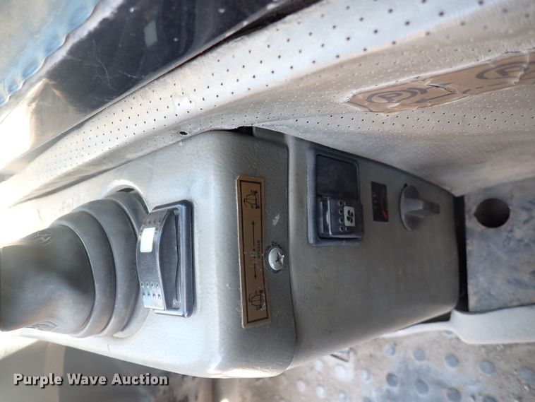 image for item DJ5650 1997 Caterpillar TH83  telehandler