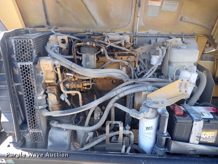 image for item DJ5650 1997 Caterpillar TH83  telehandler