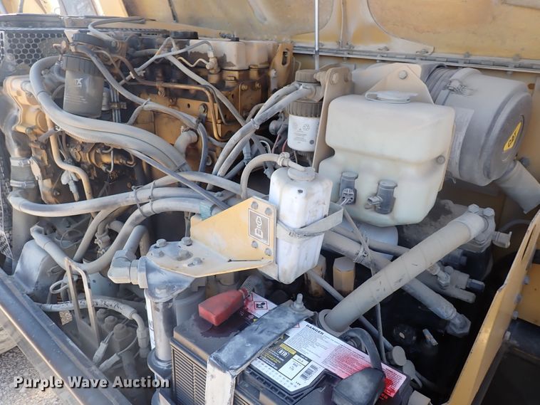 image for item DJ5650 1997 Caterpillar TH83  telehandler