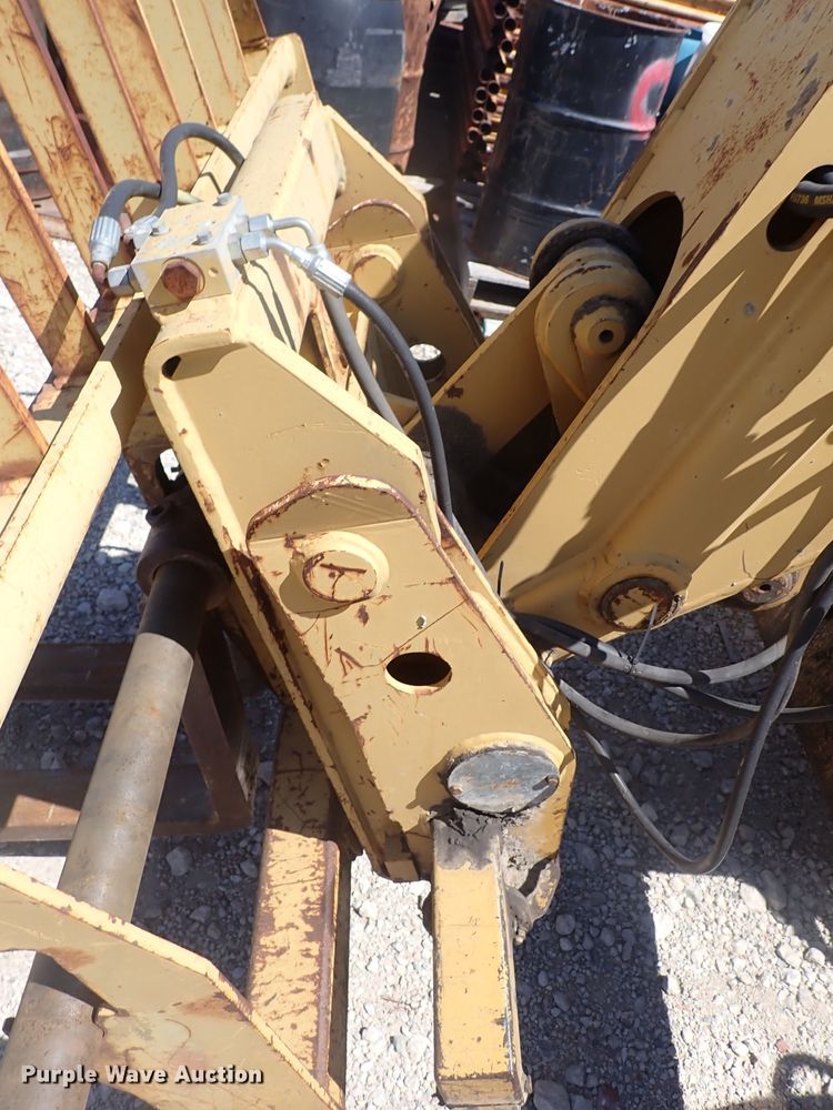 image for item DJ5650 1997 Caterpillar TH83  telehandler