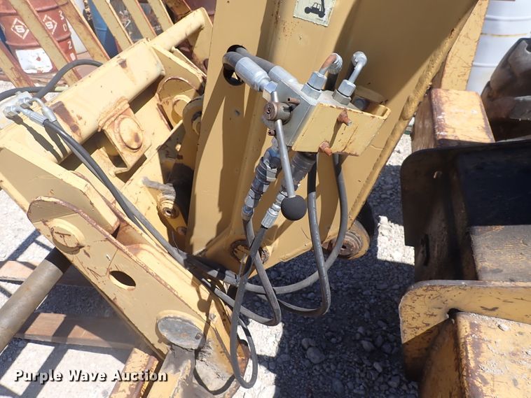 image for item DJ5650 1997 Caterpillar TH83  telehandler