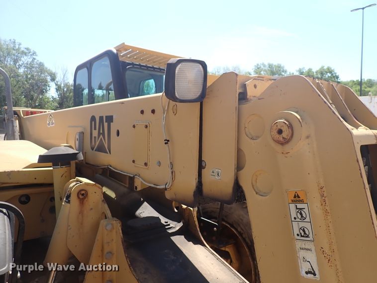 image for item DJ5650 1997 Caterpillar TH83  telehandler