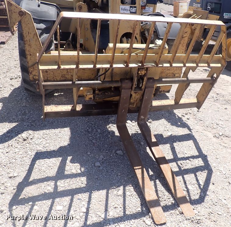 image for item DJ5650 1997 Caterpillar TH83  telehandler