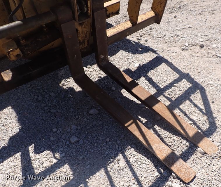 image for item DJ5650 1997 Caterpillar TH83  telehandler