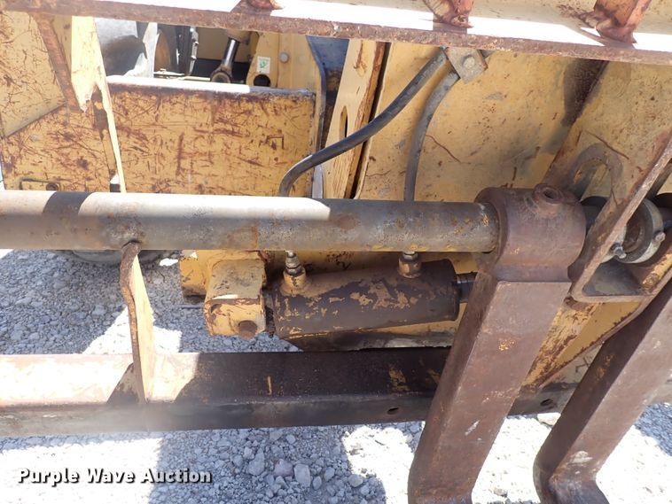 image for item DJ5650 1997 Caterpillar TH83  telehandler