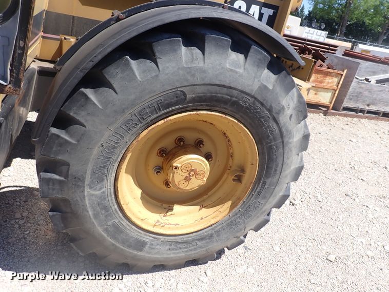 image for item DJ5650 1997 Caterpillar TH83  telehandler