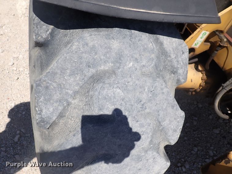 image for item DJ5650 1997 Caterpillar TH83  telehandler