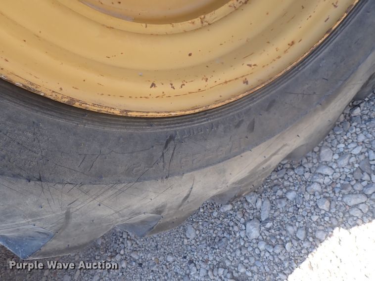 image for item DJ5650 1997 Caterpillar TH83  telehandler