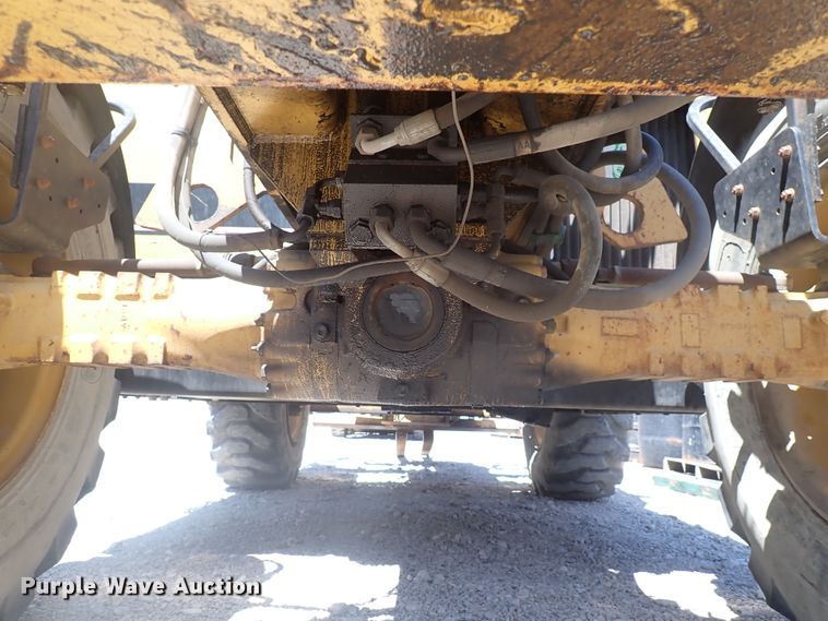 image for item DJ5650 1997 Caterpillar TH83  telehandler