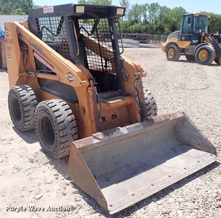 image for item DJ5654 2002 Case 70XT  skid steer loader