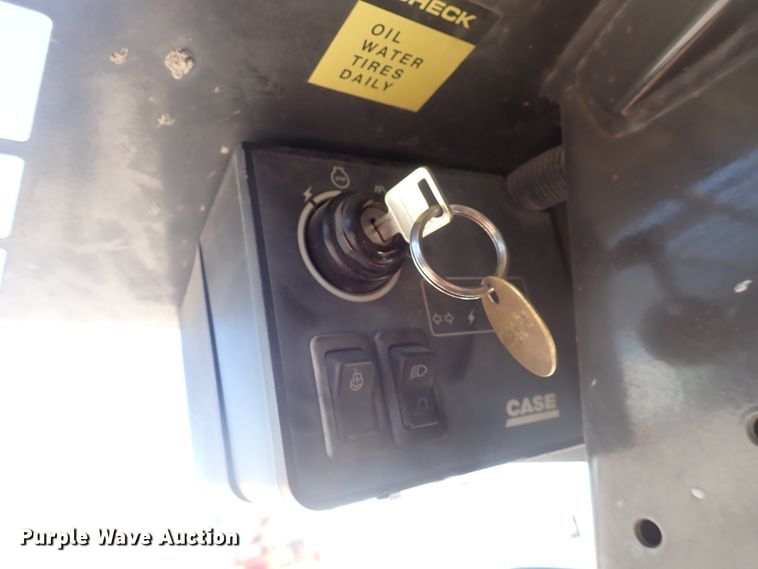 image for item DJ5654 2002 Case 70XT  skid steer loader