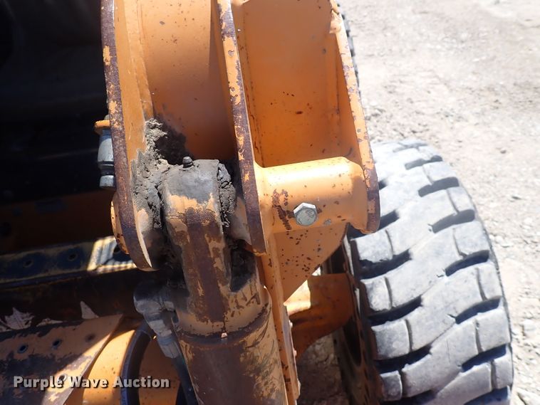 image for item DJ5654 2002 Case 70XT  skid steer loader