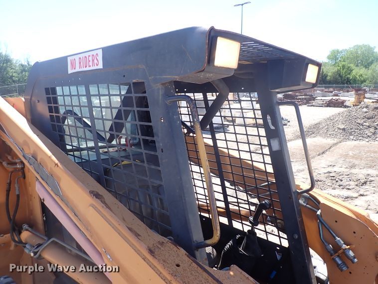 image for item DJ5654 2002 Case 70XT  skid steer loader