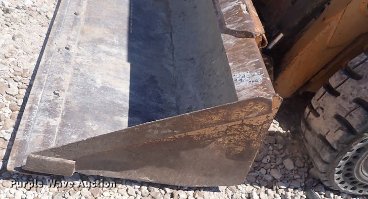 image for item DJ5654 2002 Case 70XT  skid steer loader