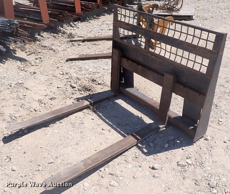 image for item DJ5654 2002 Case 70XT  skid steer loader