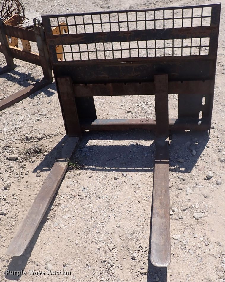 image for item DJ5654 2002 Case 70XT  skid steer loader