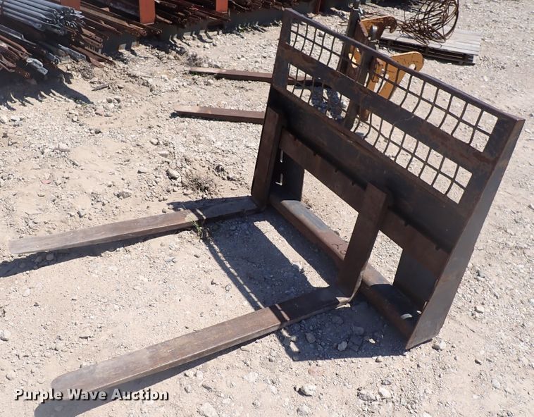 image for item DJ5654 2002 Case 70XT  skid steer loader