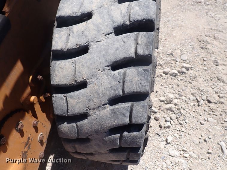 image for item DJ5654 2002 Case 70XT  skid steer loader