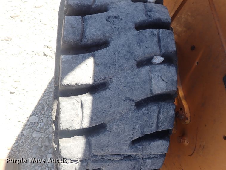 image for item DJ5654 2002 Case 70XT  skid steer loader