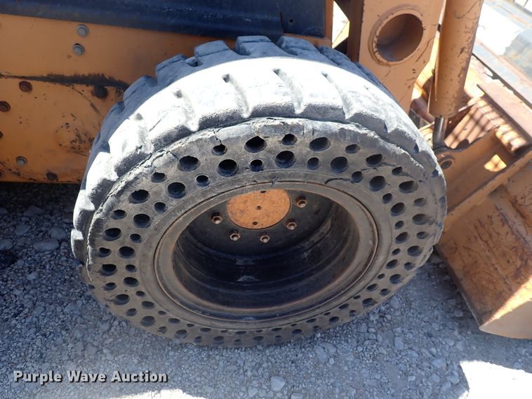 image for item DJ5654 2002 Case 70XT  skid steer loader