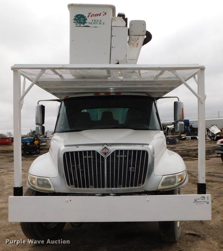 image for item DJ5969 2006 International 4300 SBA  forestry bucket truck