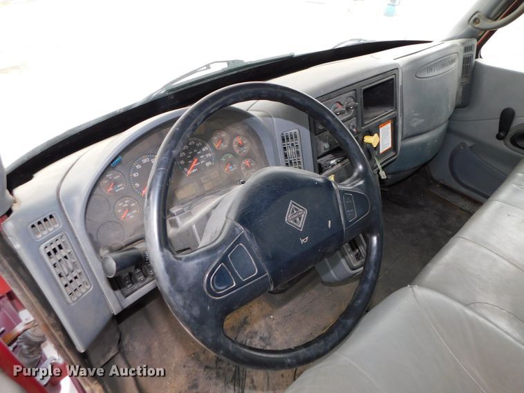 image for item DJ5969 2006 International 4300 SBA  forestry bucket truck