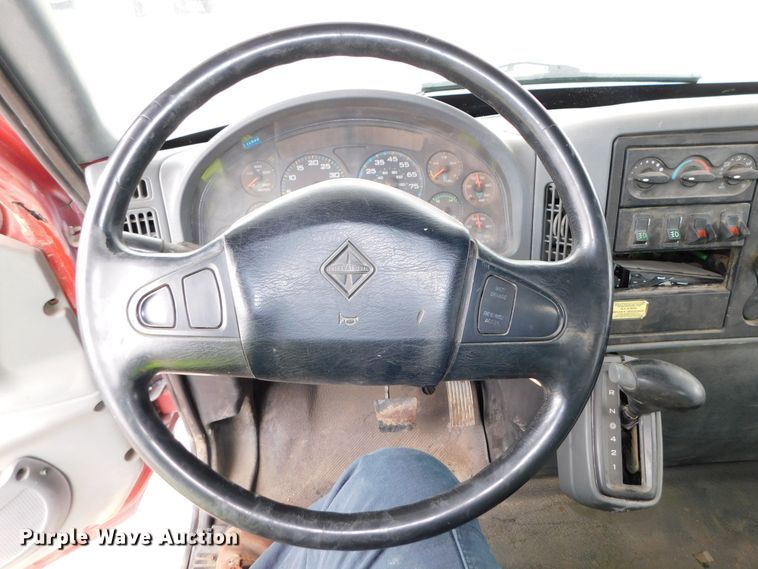 image for item DJ5969 2006 International 4300 SBA  forestry bucket truck