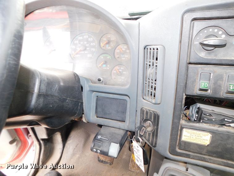 image for item DJ5969 2006 International 4300 SBA  forestry bucket truck