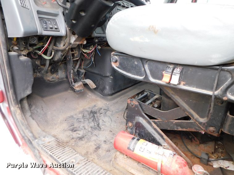 image for item DJ5969 2006 International 4300 SBA  forestry bucket truck