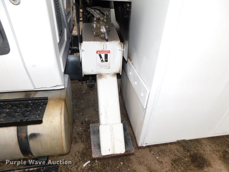 image for item DJ5969 2006 International 4300 SBA  forestry bucket truck