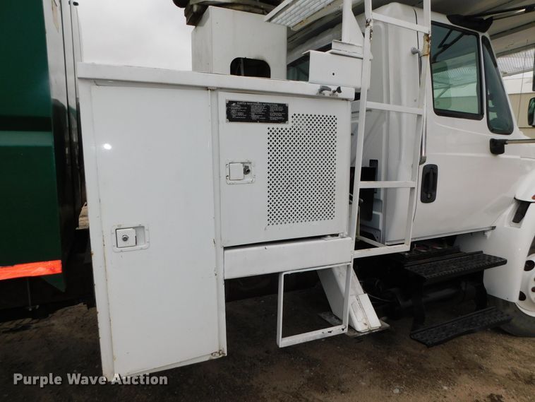 image for item DJ5969 2006 International 4300 SBA  forestry bucket truck