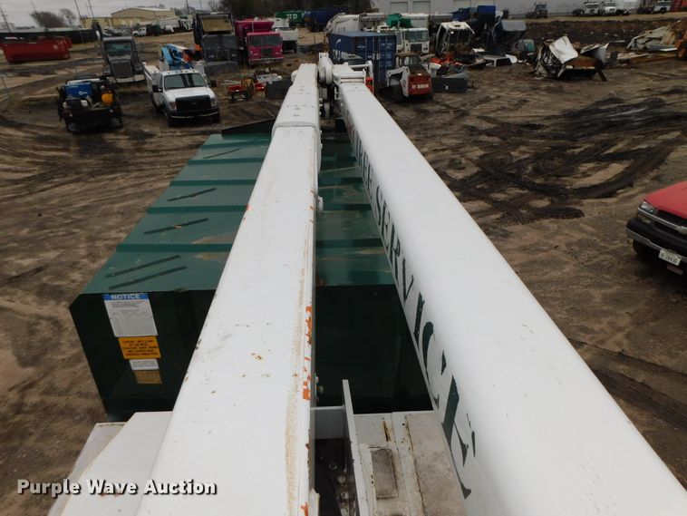 image for item DJ5969 2006 International 4300 SBA  forestry bucket truck