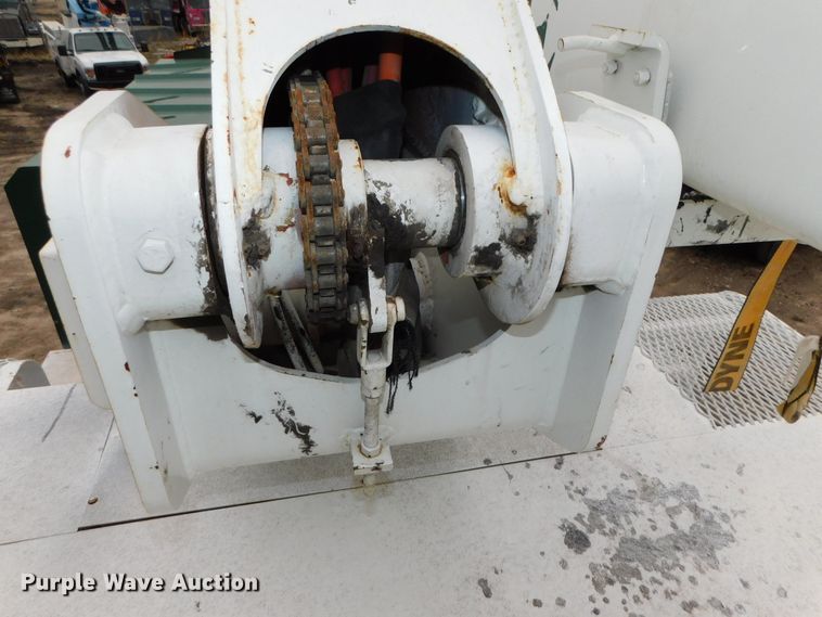 image for item DJ5969 2006 International 4300 SBA  forestry bucket truck