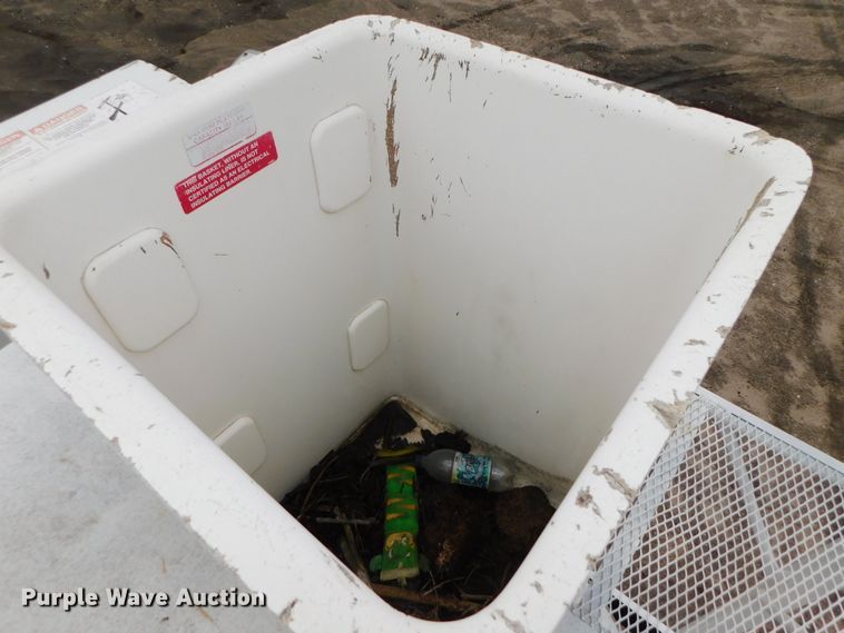 image for item DJ5969 2006 International 4300 SBA  forestry bucket truck