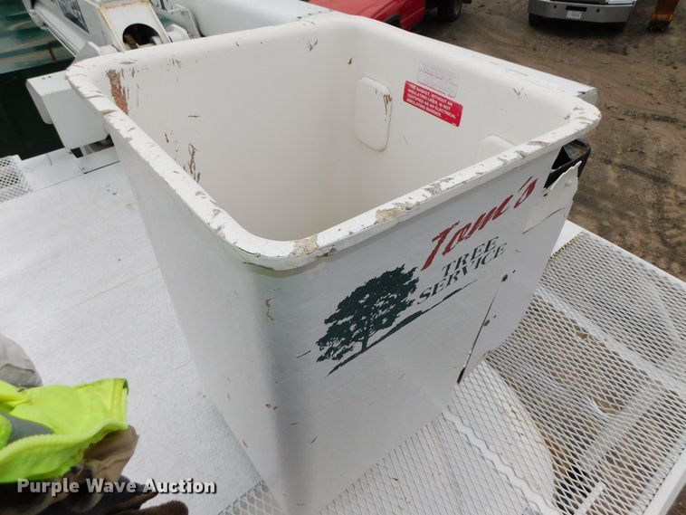 image for item DJ5969 2006 International 4300 SBA  forestry bucket truck