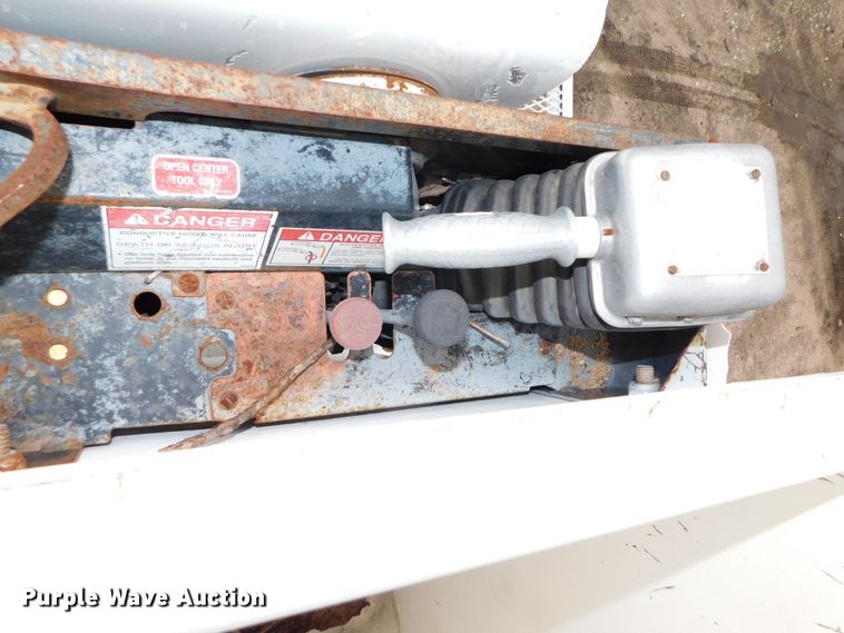 image for item DJ5969 2006 International 4300 SBA  forestry bucket truck