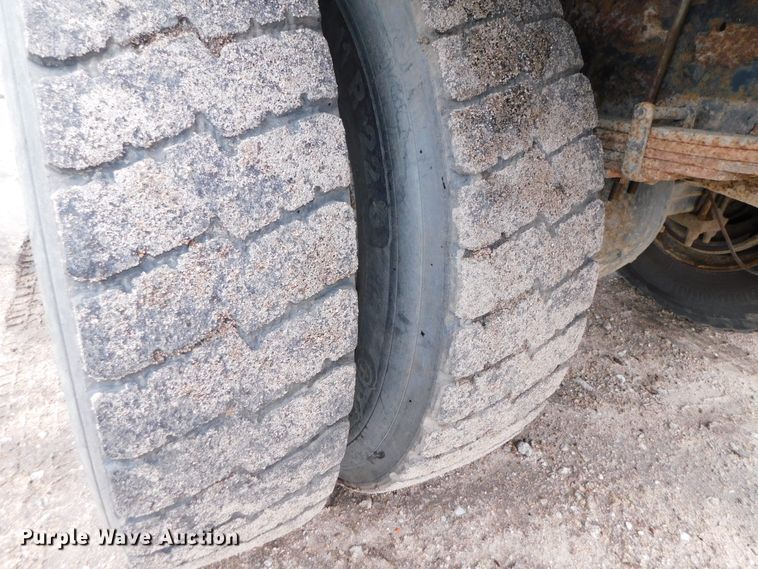 image for item DJ5969 2006 International 4300 SBA  forestry bucket truck