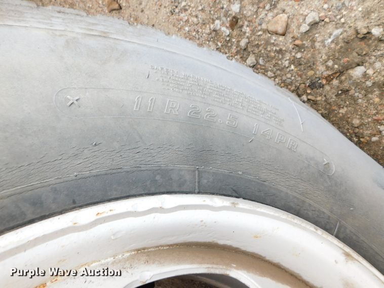 image for item DJ5969 2006 International 4300 SBA  forestry bucket truck