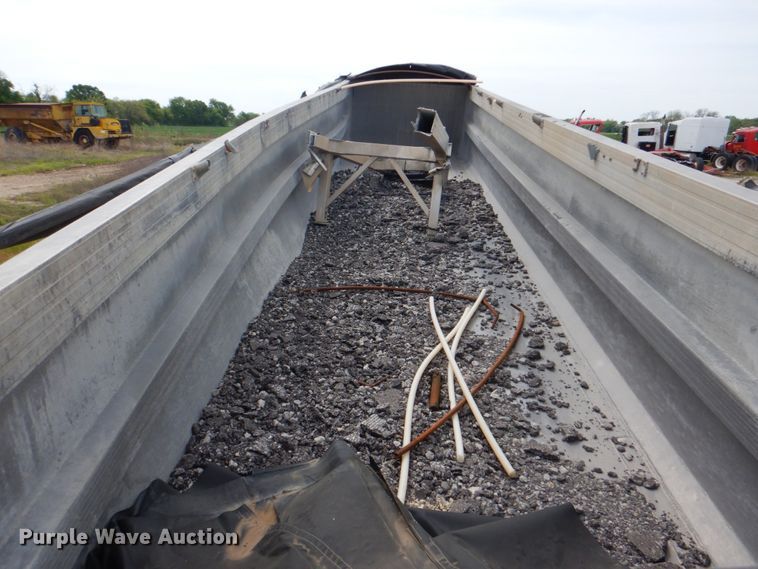 image for item DK5624 2003 Travis Body  end dump trailer