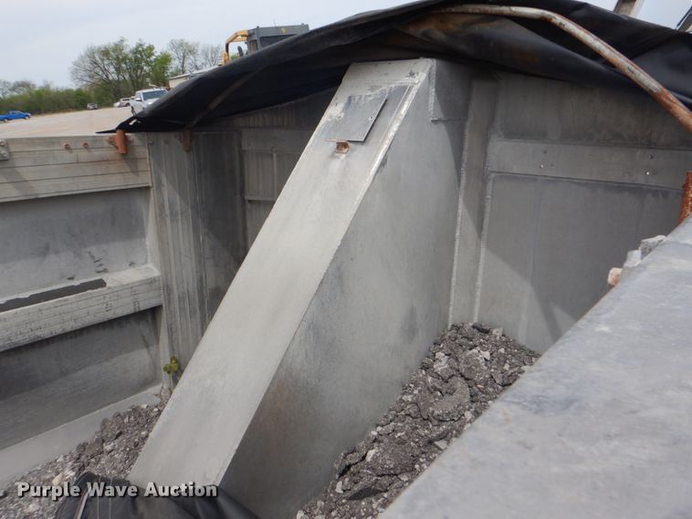 image for item DK5624 2003 Travis Body  end dump trailer