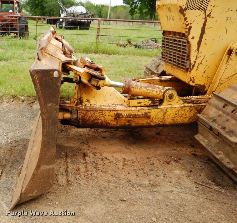 image for item DK5652 Komatsu D41E  crawler dozer