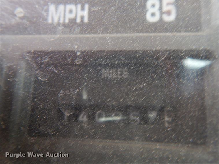 image for item DK5655 1995 International 4800  digger derrick truck